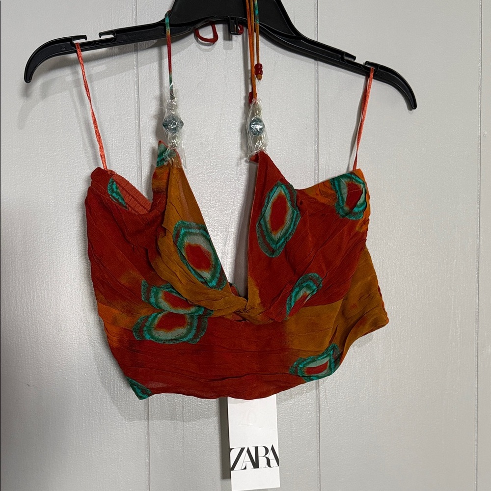 Zara Women's Vibrant Red and Green Crop Top